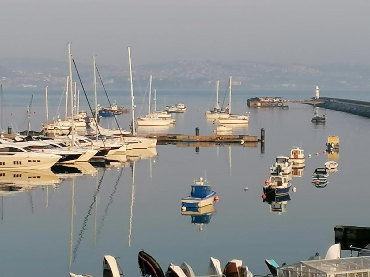 Starboard Side Brixham - Ideal Seaside Getaway With Parking Exterior foto