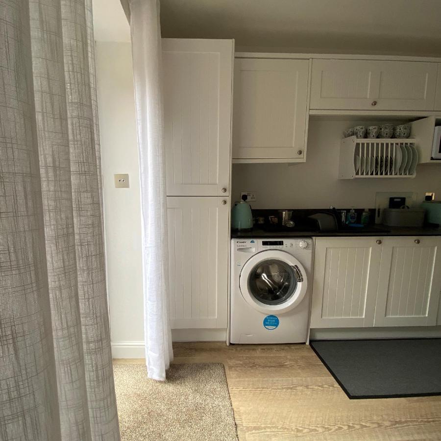 Starboard Side Brixham - Ideal Seaside Getaway With Parking Exterior foto