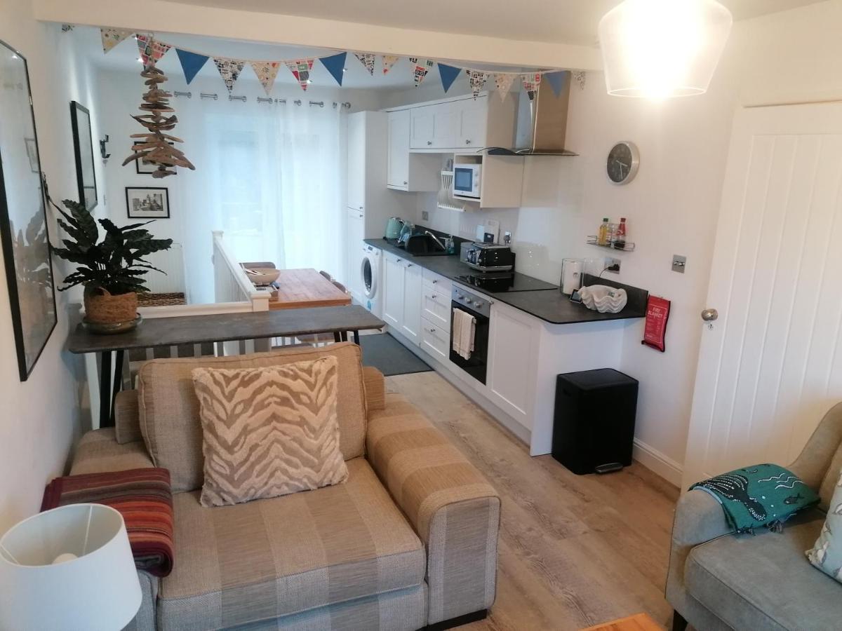 Starboard Side Brixham - Ideal Seaside Getaway With Parking Exterior foto